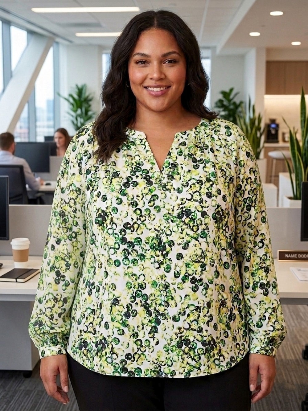 Worthington - Green Circular Geometric Pattern Split V-Neck Blouse